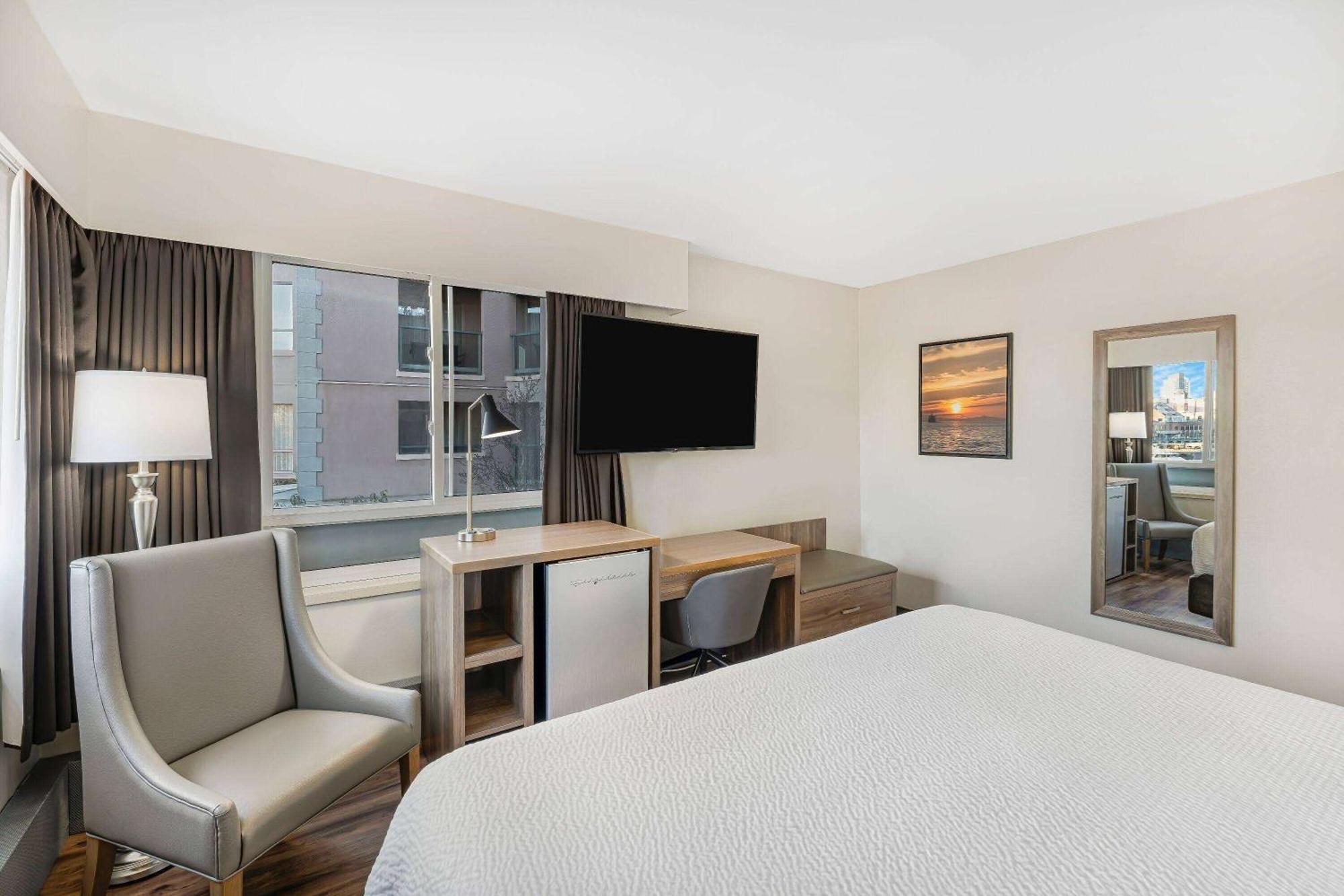 Days Inn By Wyndham Victoria On The Harbour Exteriér fotografie